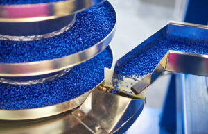 PP composto na cor azul em equipamento